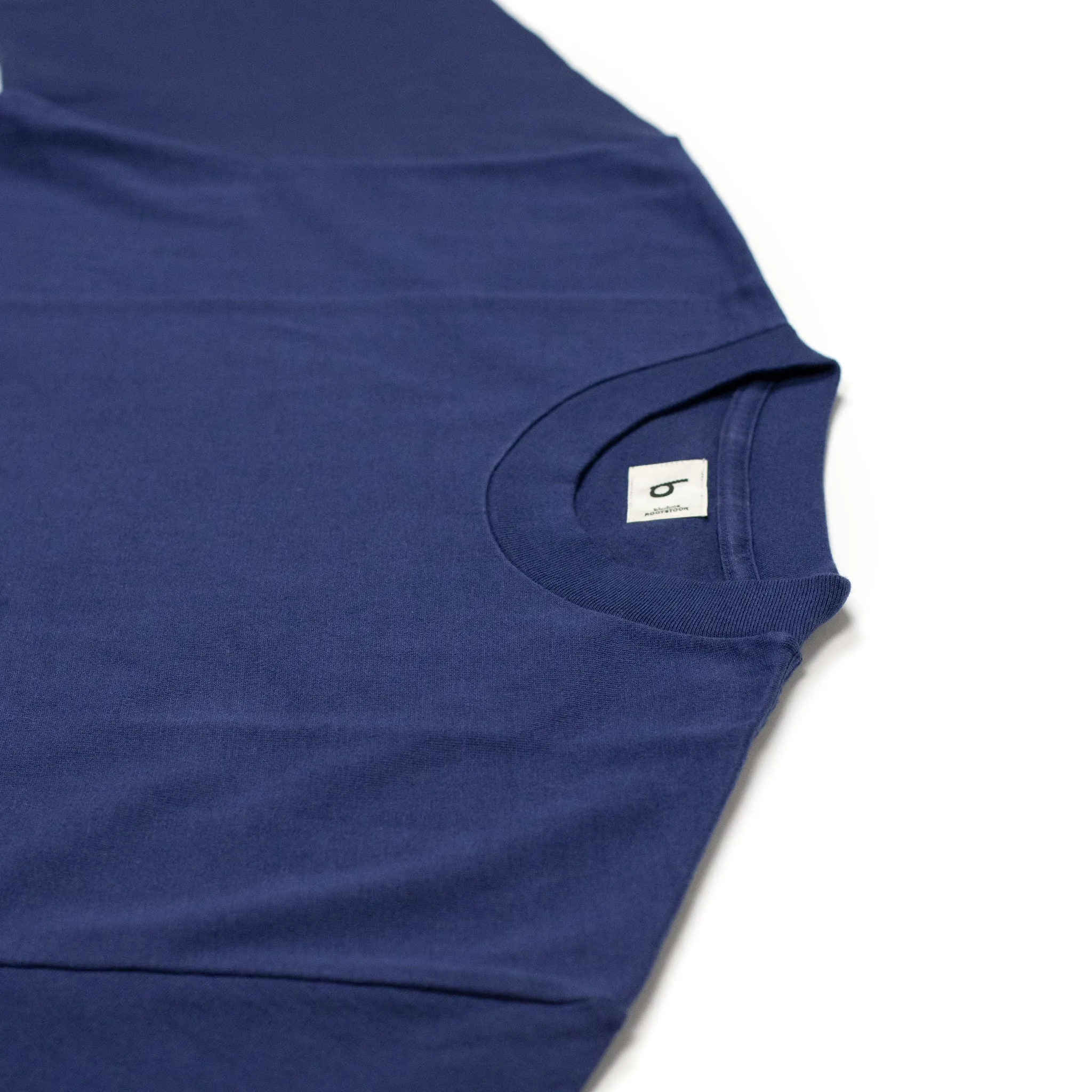 Soft cotton crewneck pocket tee in navy blue